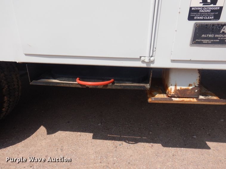 image for item DM5264 2012 Dodge Ram 5500 HD  bucket truck