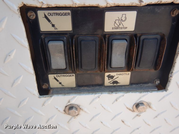 image for item DM5264 2012 Dodge Ram 5500 HD  bucket truck