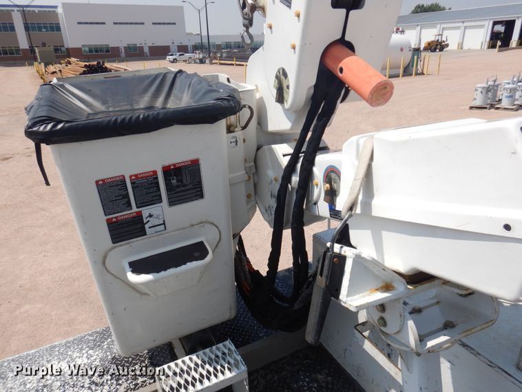 image for item DM5264 2012 Dodge Ram 5500 HD  bucket truck