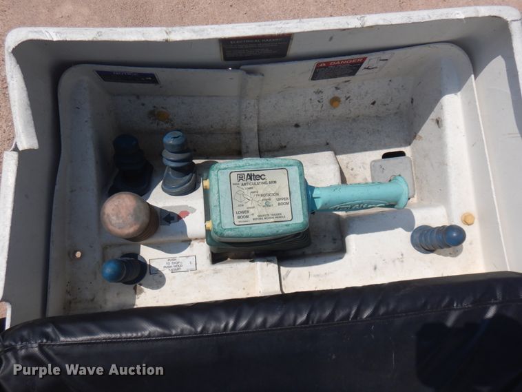 image for item DM5264 2012 Dodge Ram 5500 HD  bucket truck