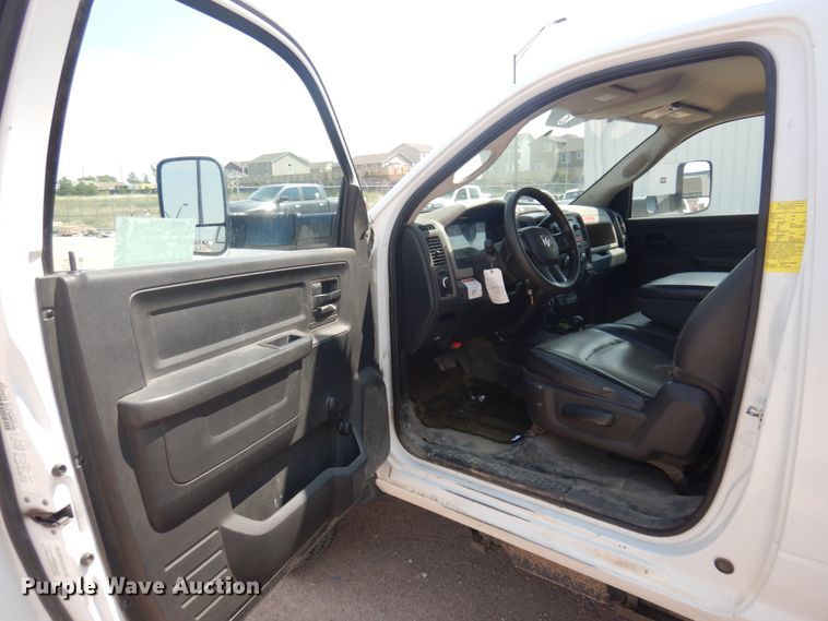 image for item DM5264 2012 Dodge Ram 5500 HD  bucket truck