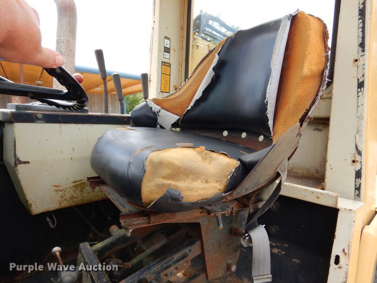 image for item DM6319 1989 John Deere 862B  elevating scraper