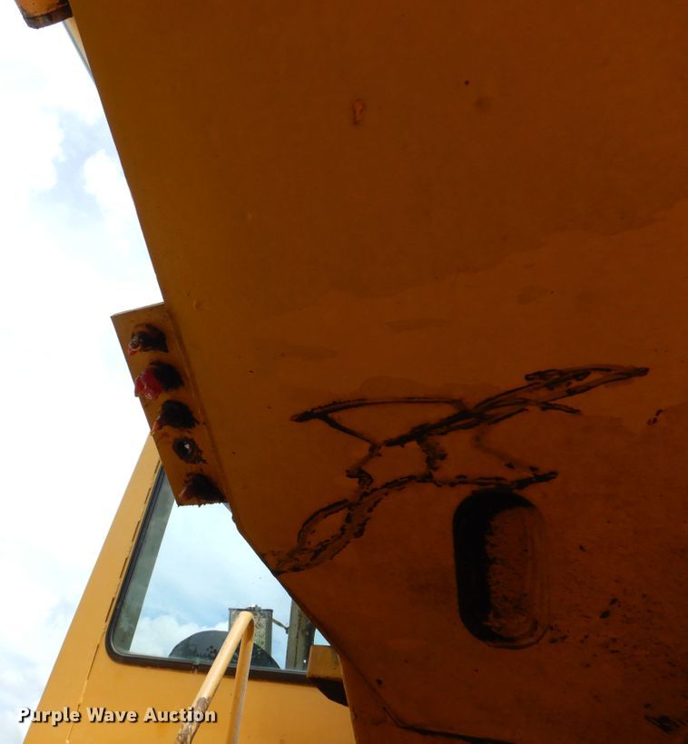 image for item DM6319 1989 John Deere 862B  elevating scraper