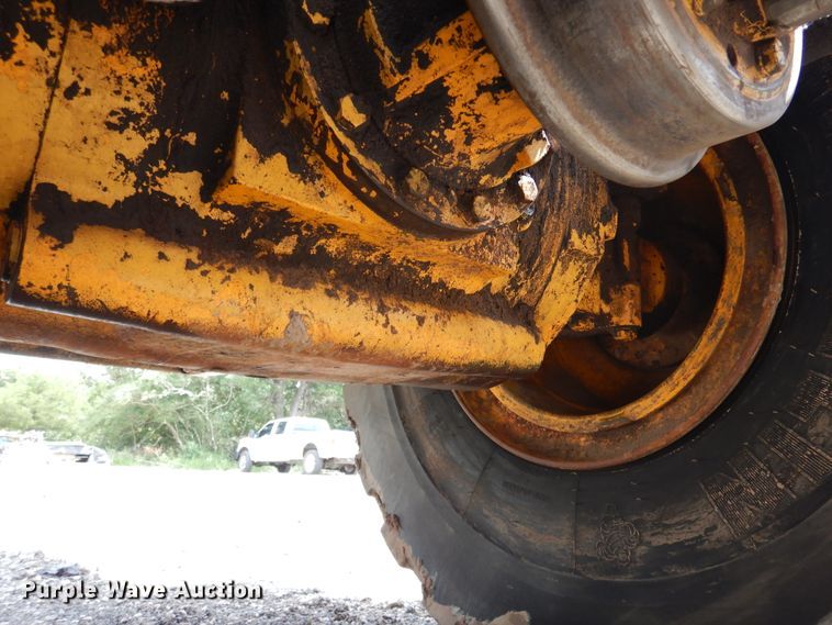 image for item DM6319 1989 John Deere 862B  elevating scraper