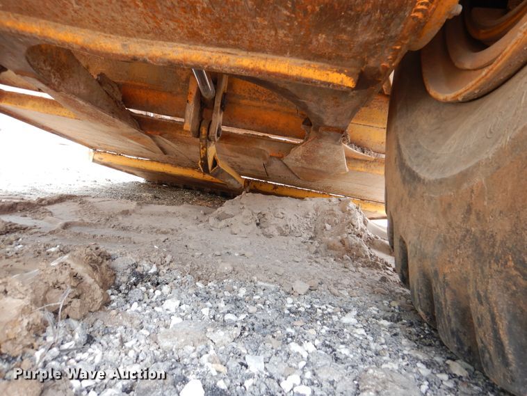 image for item DM6319 1989 John Deere 862B  elevating scraper