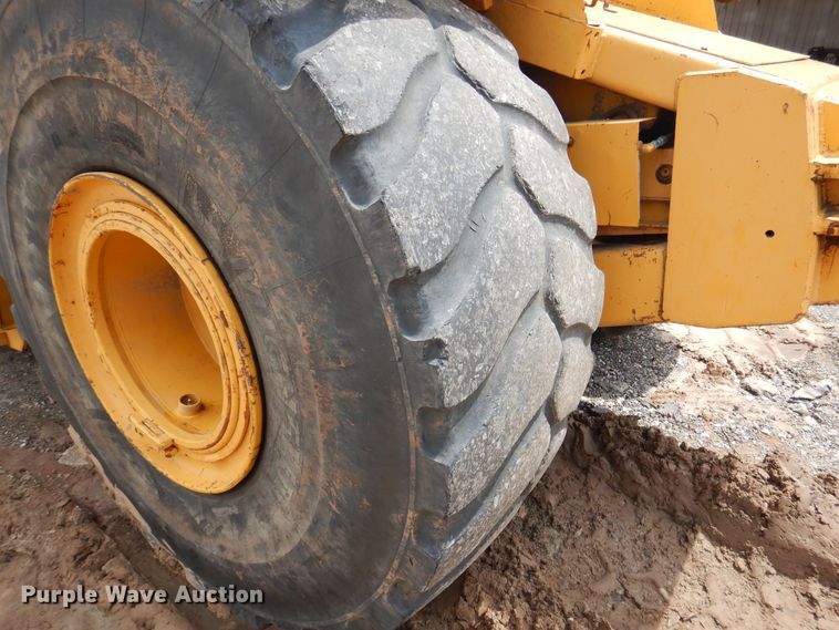 image for item DM6319 1989 John Deere 862B  elevating scraper