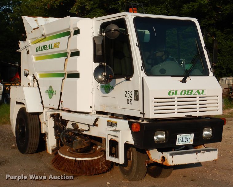 image for item DM6343 2013 Global Environment M3  street sweeper truck