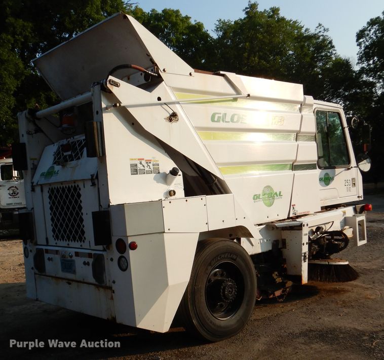 image for item DM6343 2013 Global Environment M3  street sweeper truck