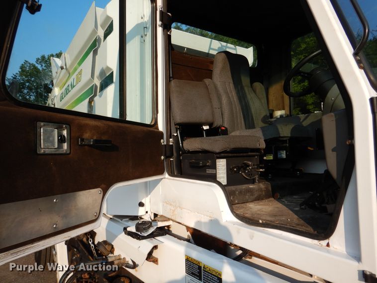 image for item DM6343 2013 Global Environment M3  street sweeper truck