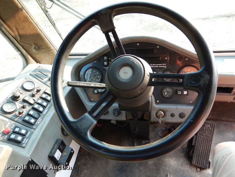 image for item DM6343 2013 Global Environment M3  street sweeper truck