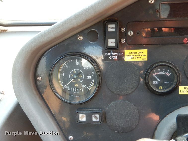 image for item DM6343 2013 Global Environment M3  street sweeper truck