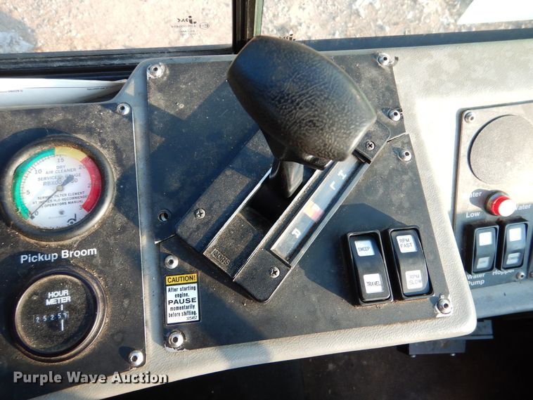 image for item DM6343 2013 Global Environment M3  street sweeper truck