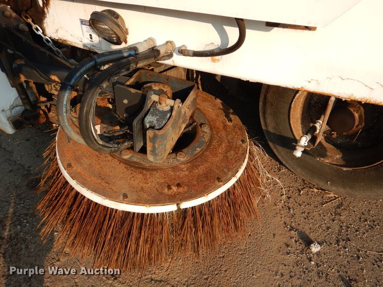 image for item DM6343 2013 Global Environment M3  street sweeper truck