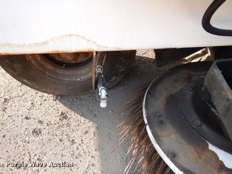 image for item DM6343 2013 Global Environment M3  street sweeper truck