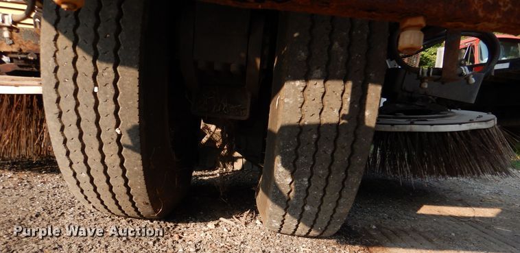 image for item DM6343 2013 Global Environment M3  street sweeper truck