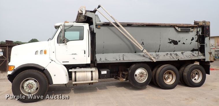 image for item DN1769 2000 Sterling LT9500  dump truck