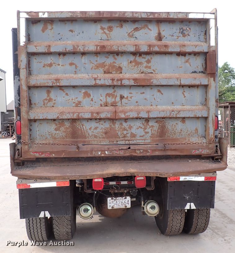 image for item DN1769 2000 Sterling LT9500  dump truck