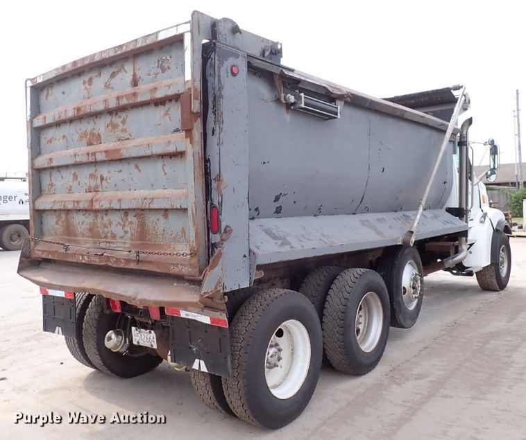 image for item DN1769 2000 Sterling LT9500  dump truck