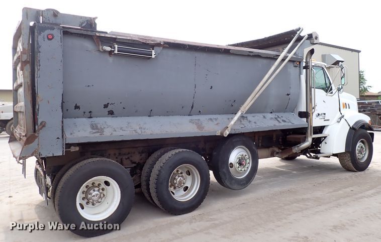 image for item DN1769 2000 Sterling LT9500  dump truck