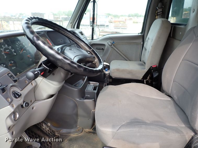 image for item DN1769 2000 Sterling LT9500  dump truck