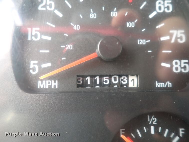 image for item DN1769 2000 Sterling LT9500  dump truck