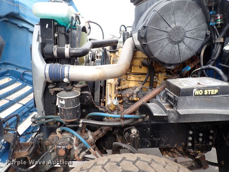 image for item DN1769 2000 Sterling LT9500  dump truck