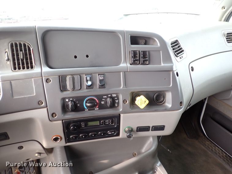 image for item DN1769 2000 Sterling LT9500  dump truck