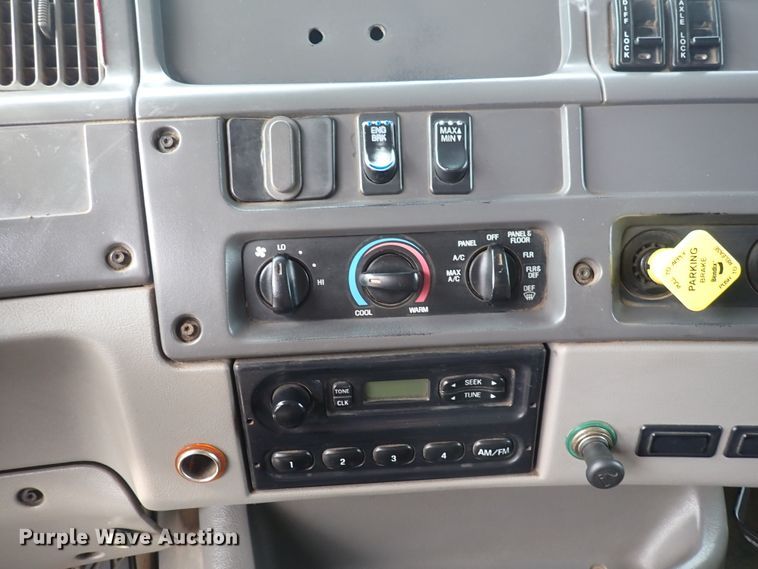 image for item DN1769 2000 Sterling LT9500  dump truck