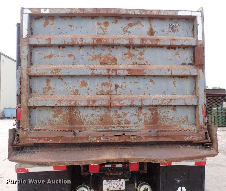 image for item DN1769 2000 Sterling LT9500  dump truck