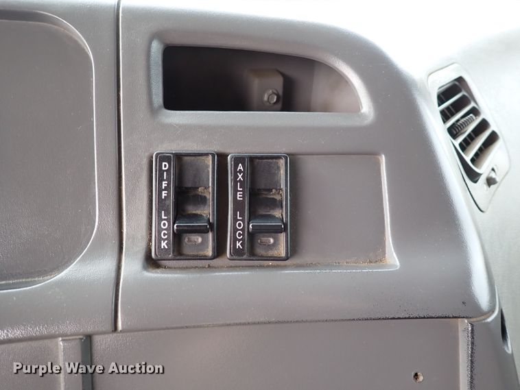 image for item DN1769 2000 Sterling LT9500  dump truck