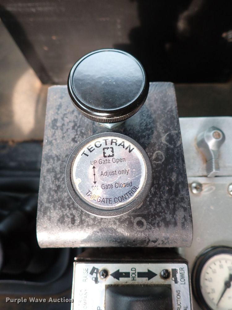 image for item DN1769 2000 Sterling LT9500  dump truck