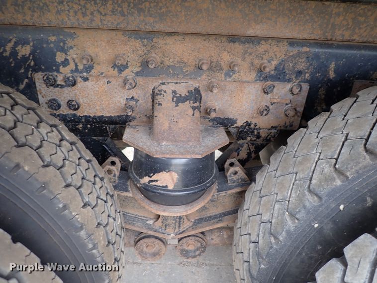 image for item DN1769 2000 Sterling LT9500  dump truck