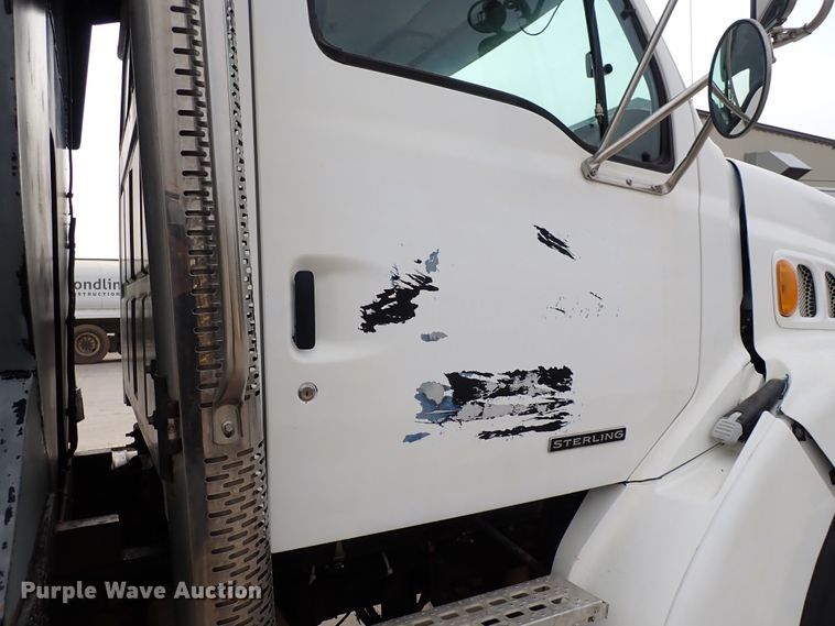 image for item DN1769 2000 Sterling LT9500  dump truck