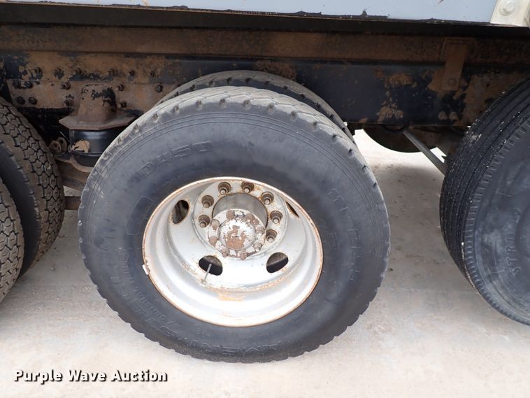 image for item DN1769 2000 Sterling LT9500  dump truck