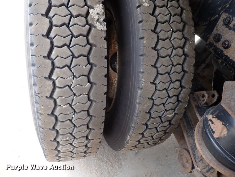 image for item DN1769 2000 Sterling LT9500  dump truck