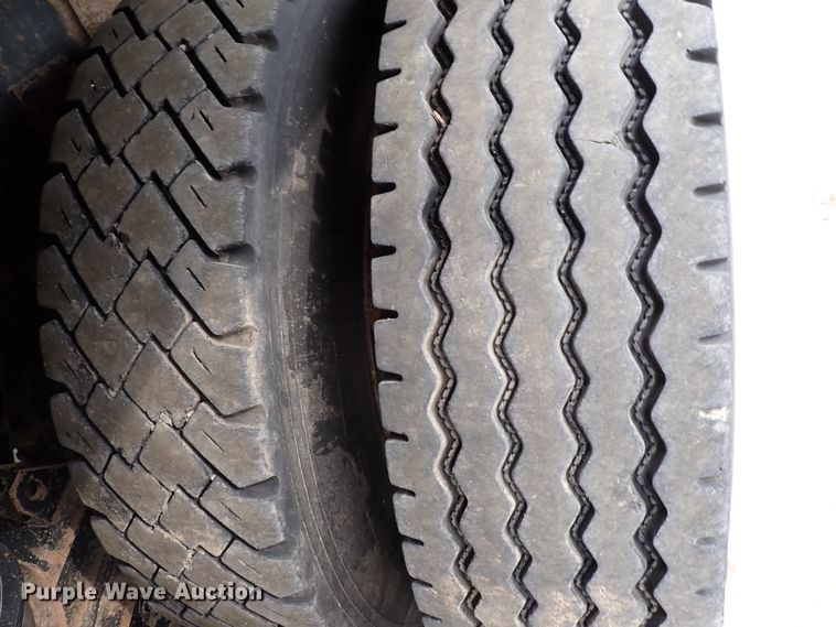 image for item DN1769 2000 Sterling LT9500  dump truck