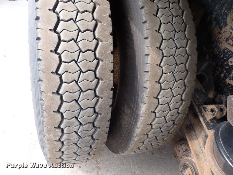 image for item DN1769 2000 Sterling LT9500  dump truck