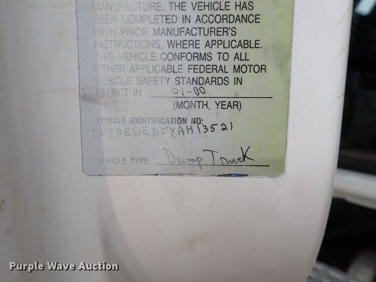 image for item DN1769 2000 Sterling LT9500  dump truck