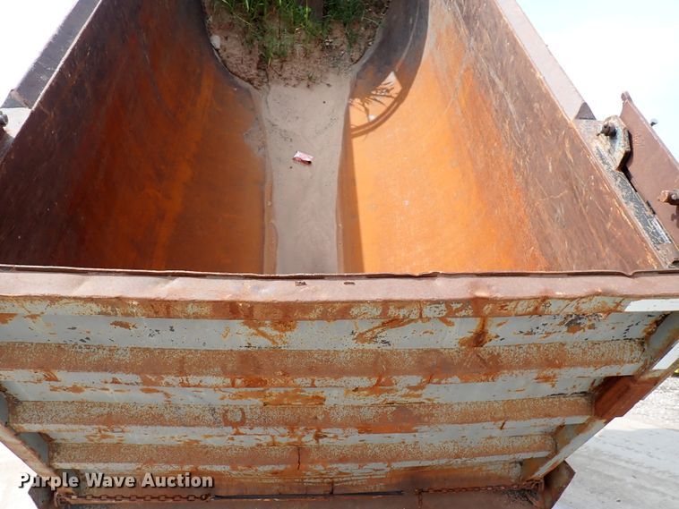 image for item DN1769 2000 Sterling LT9500  dump truck