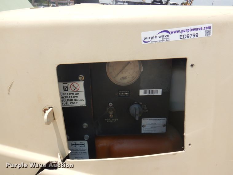 image for item ED9799 2012 Doosan  air compressor