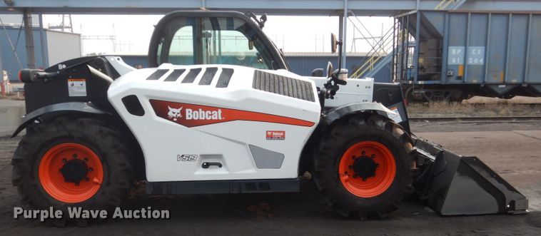 image for item HI9915 2018 Bobcat V519  telehandler