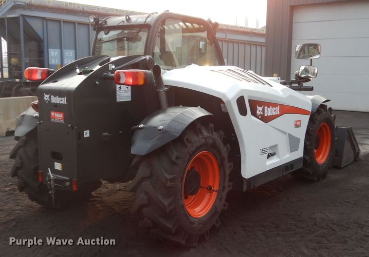 image for item HI9915 2018 Bobcat V519  telehandler
