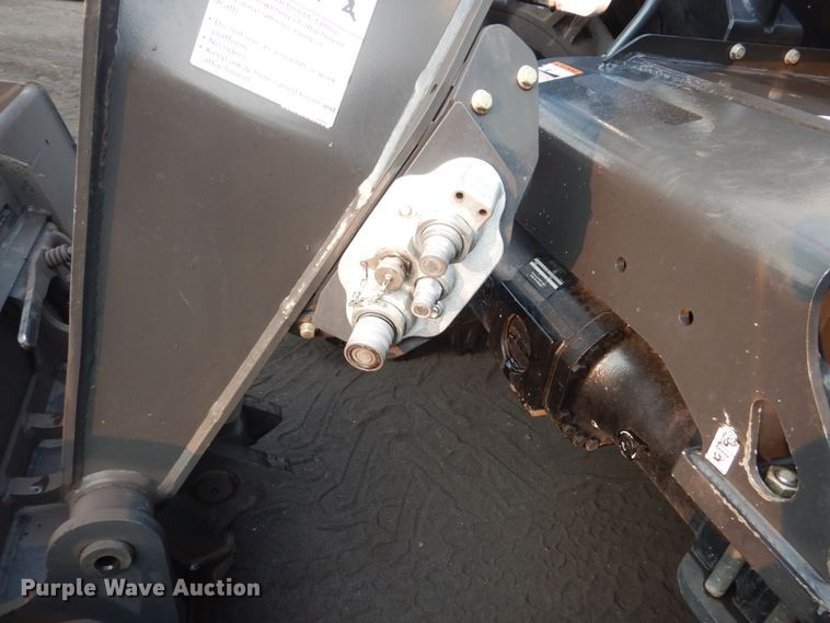 image for item HI9915 2018 Bobcat V519  telehandler