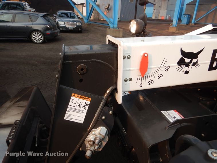 image for item HI9915 2018 Bobcat V519  telehandler
