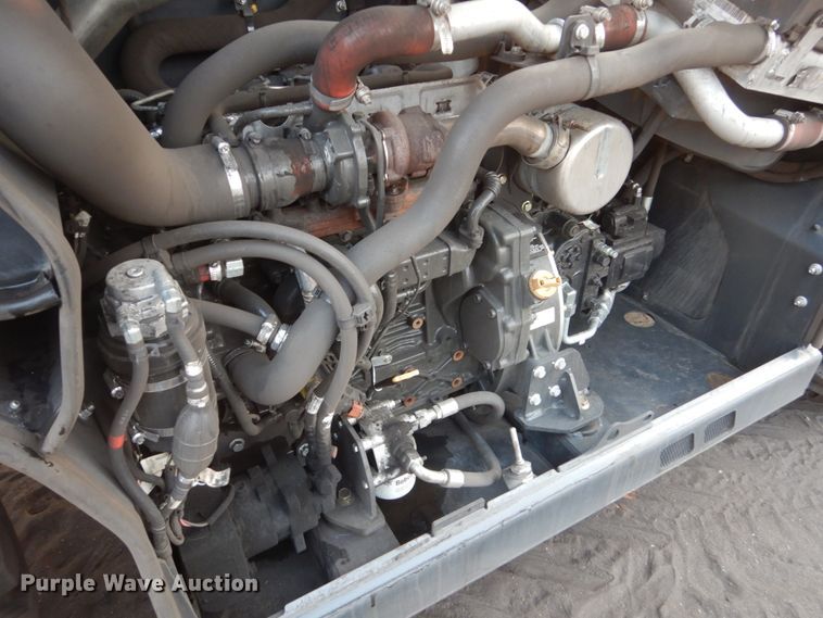 image for item HI9915 2018 Bobcat V519  telehandler