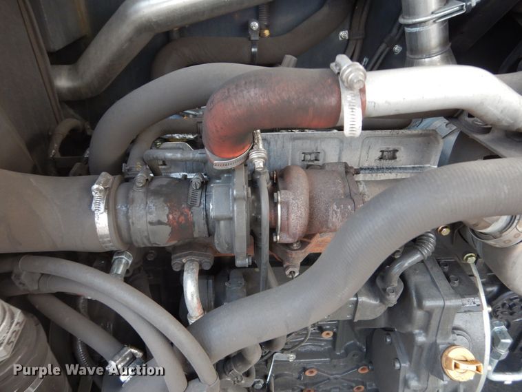 image for item HI9915 2018 Bobcat V519  telehandler