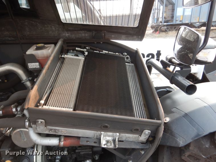 image for item HI9915 2018 Bobcat V519  telehandler