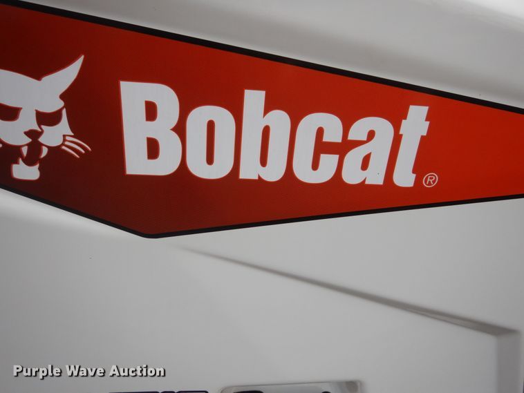 image for item HI9915 2018 Bobcat V519  telehandler