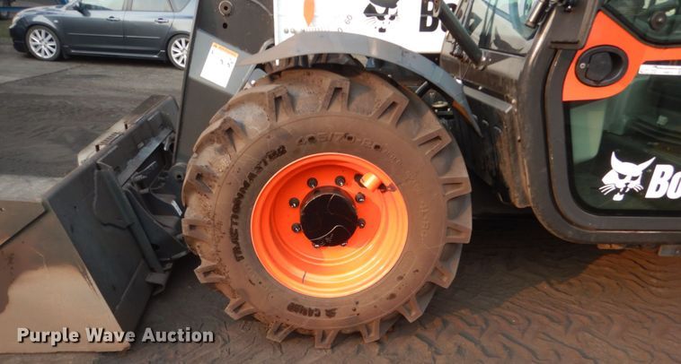 image for item HI9915 2018 Bobcat V519  telehandler