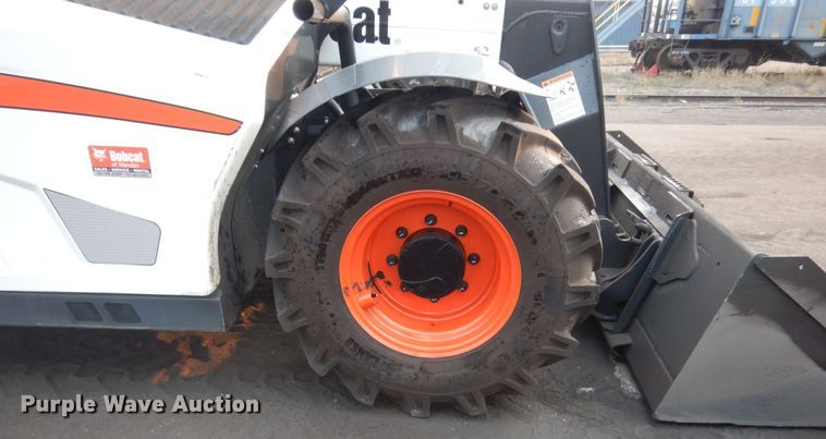 image for item HI9915 2018 Bobcat V519  telehandler